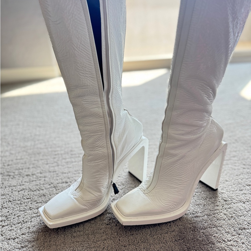 Kenzo White Patent Leather Boots with Chunky Modern Heel